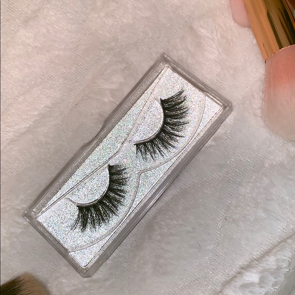 💎5/$25💎 Demi-Wispies High-Quality Mink Lashes - Picture 5 of 5